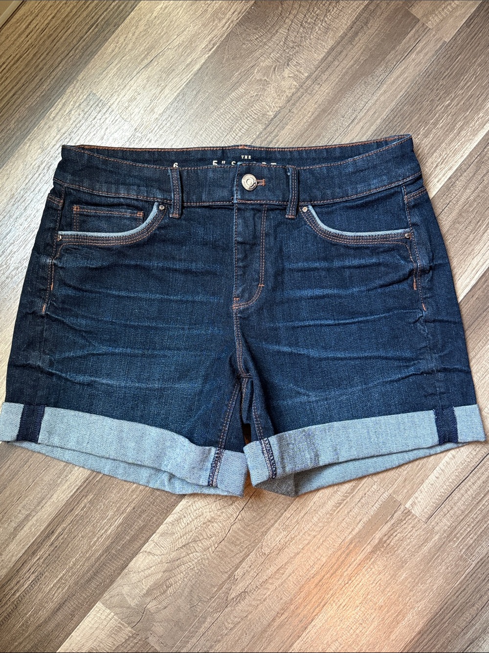 White House Black Market Dark Blue “The 5” Short” Rolled-Hem Jean Shorts NWOT